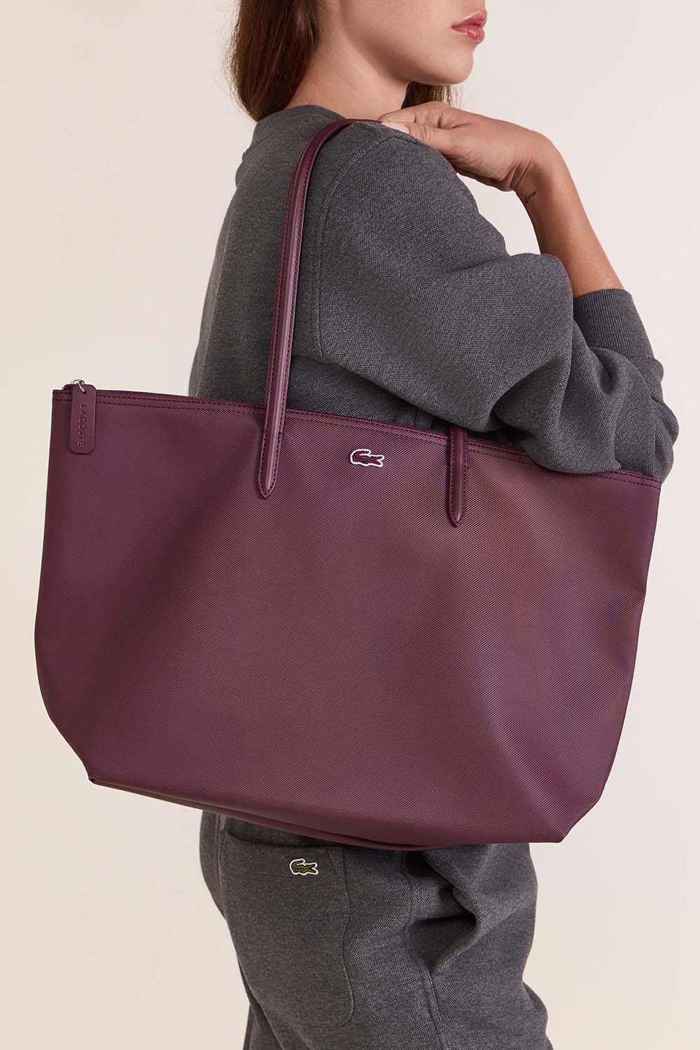 תמונת כל הלוק של תיק נשיאה לארג' L.12.12